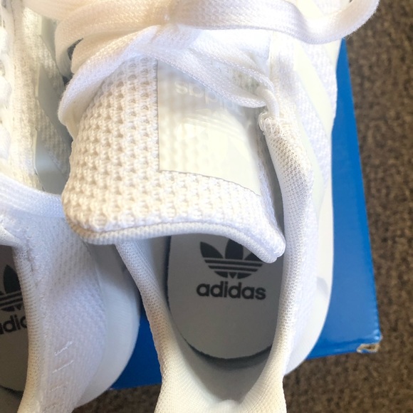 Adidas Swift Run white sneakers running shoe - Picture 6 of 8